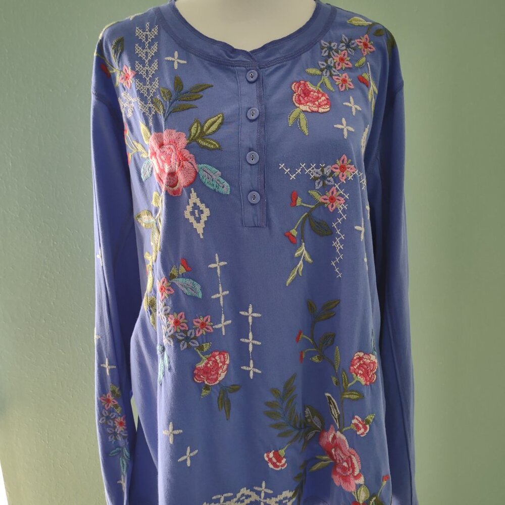 NWT Johnny Was Raw hem Henley. Size XL